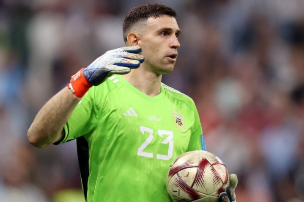 莫佩調(diào)侃撞傷萊諾成就大馬?。骸半y道他不應(yīng)該對(duì)我心存感激嗎？”