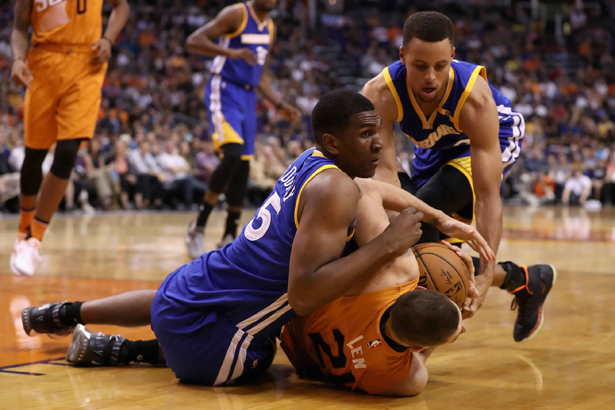 Looney的長篇文章告別了勇士：我從未想過過去十年來的任何團(tuán)隊